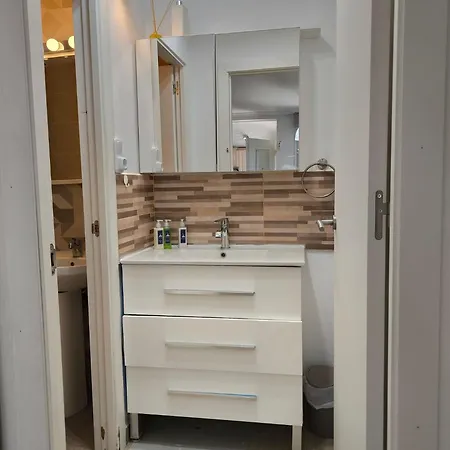Будинок відпочинку Cozy With Private Terrace And Communal Pool In Торрев'єха
