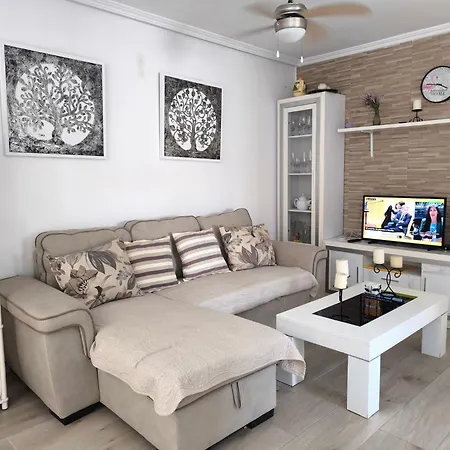 Будинок відпочинку Cozy With Private Terrace And Communal Pool In Торрев'єха
