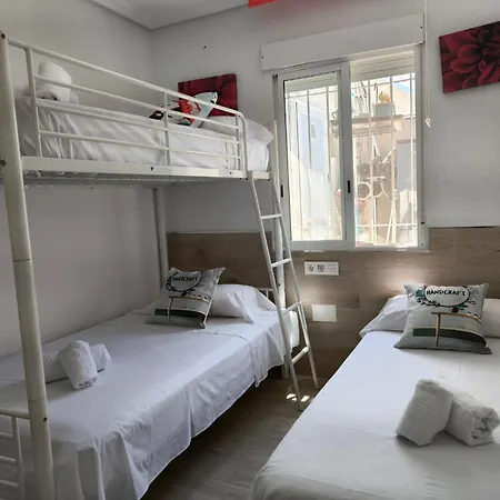 Cozy With Private Terrace And Communal Pool In Будинок відпочинку