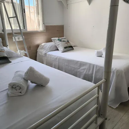 Будинок відпочинку Cozy With Private Terrace And Communal Pool In Торрев'єха