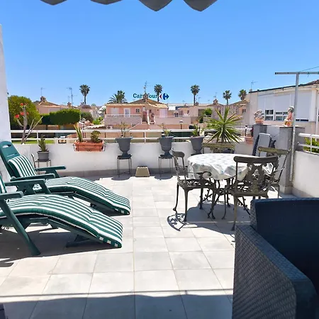 Vakantiehuis Cozy With Private Terrace And Communal Pool In