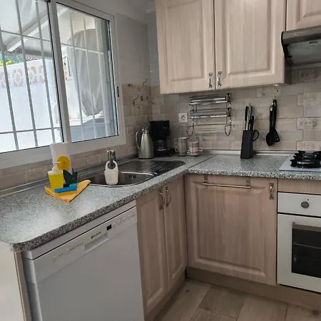 Cozy With Private Terrace And Communal Pool In *