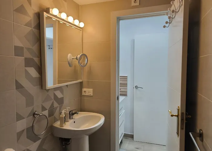 Cozy With Private Terrace And Communal Pool In