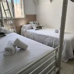 펜션 Cozy With Private Terrace And Communal Pool In 또레비에하