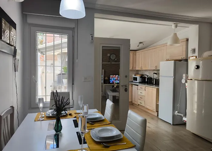 Prázdninový dům Cozy With Private Terrace And Communal Pool In