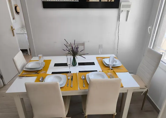 Cozy With Private Terrace And Communal Pool In Prázdninový dům Torrevieja